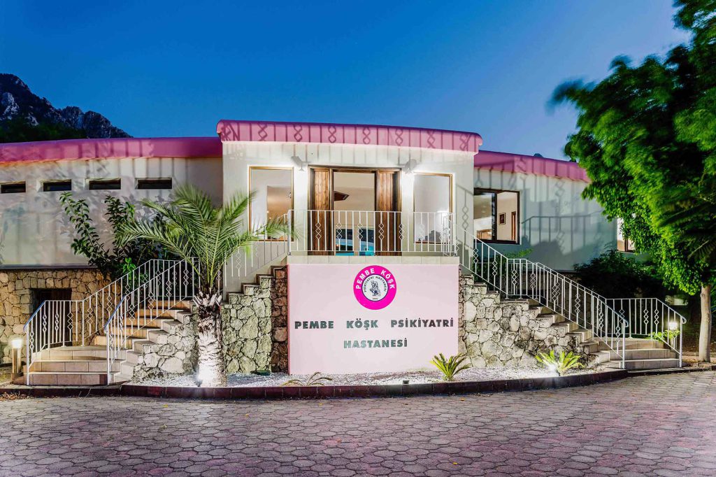 Pembe Köşk Psikiyatri Hastanesi dış cephesi